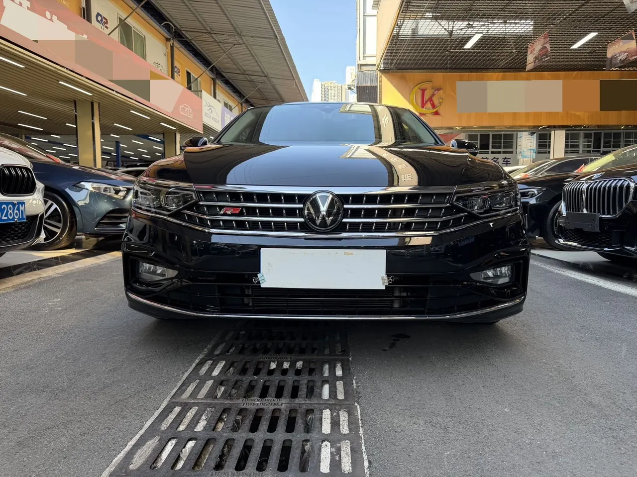 Volkswagen 2023 Magotan 2.0TSI 330TSI 2 million Commemorative Luxury Automatic Gear 2