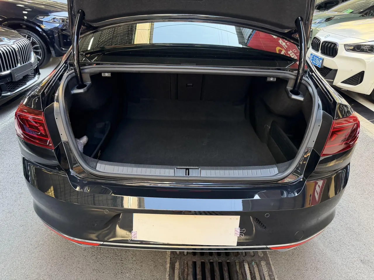 Volkswagen 2023 Magotan 2.0TSI 330TSI 2 million Commemorative Luxury Automatic Gear 24