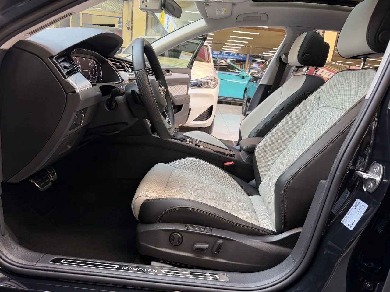 Volkswagen 2023 Magotan 2.0TSI 330TSI 2 million Commemorative Luxury Automatic Gear 8