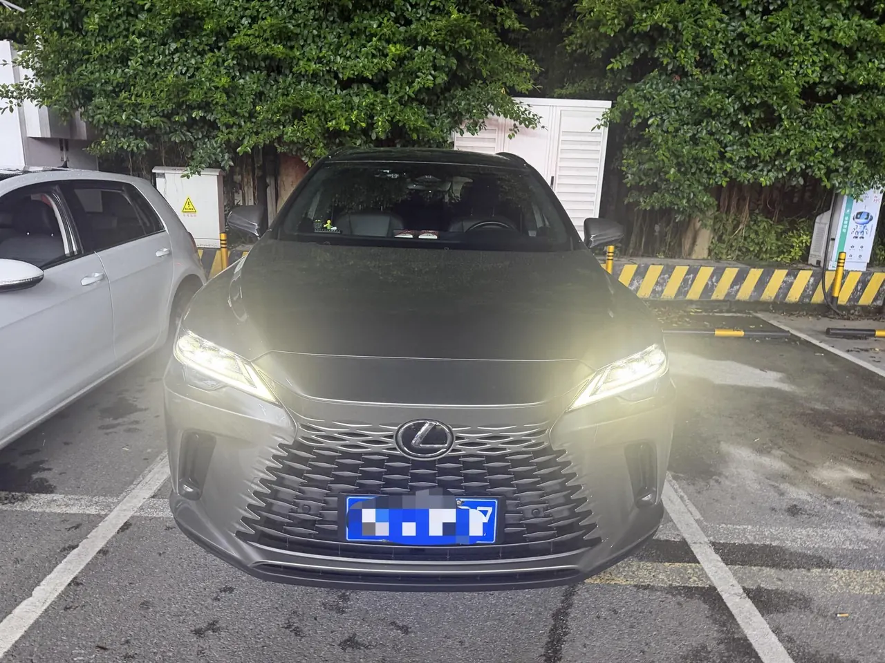 Lexus RX (Imported) 2023 RX350h 2.5 Stepless Four-wheel Drive Alcohol Edition Automatic Gear 2