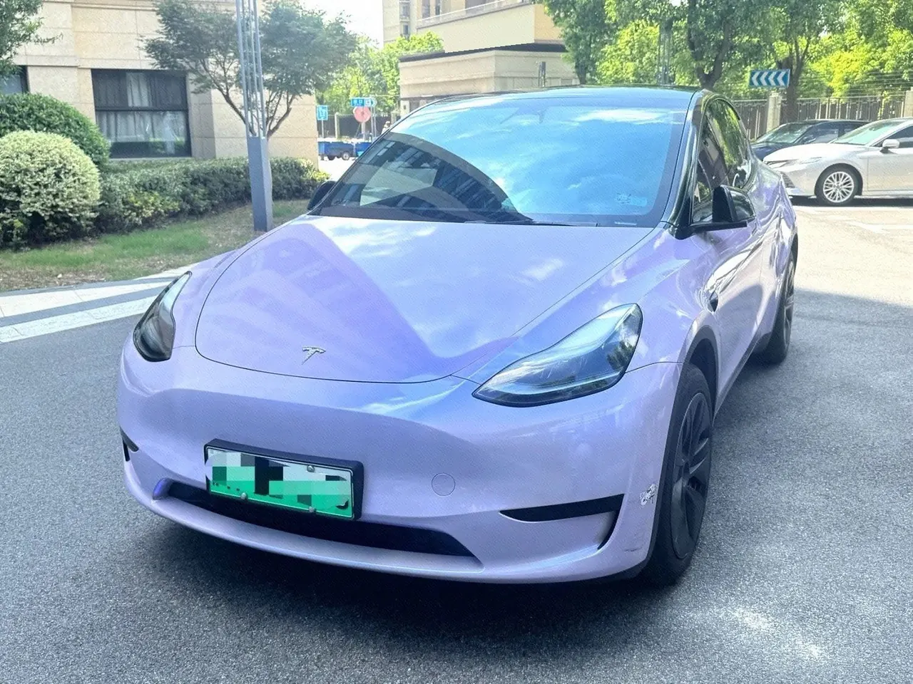 Open image lightbox: Tesla 2023 Model Y rear-wheel drive version automatic transmission