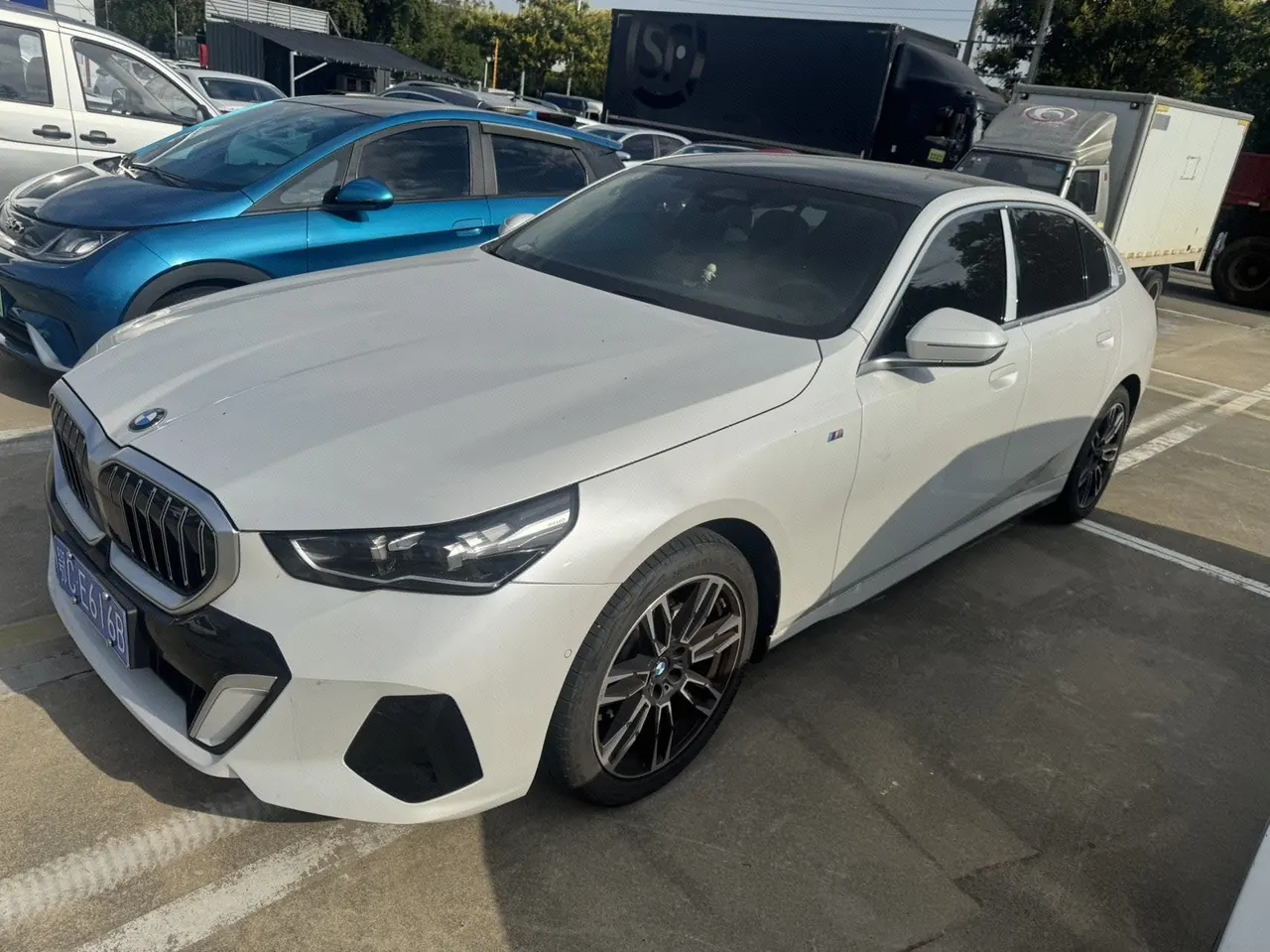 Open image lightbox: BMW 5 series 2025 525Li 48V 2.0T M sports suit automatic gear