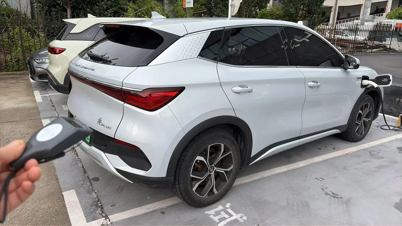BYD yuan PLUS 2022 yuan PLUS 430KM luxury automatic gear 3