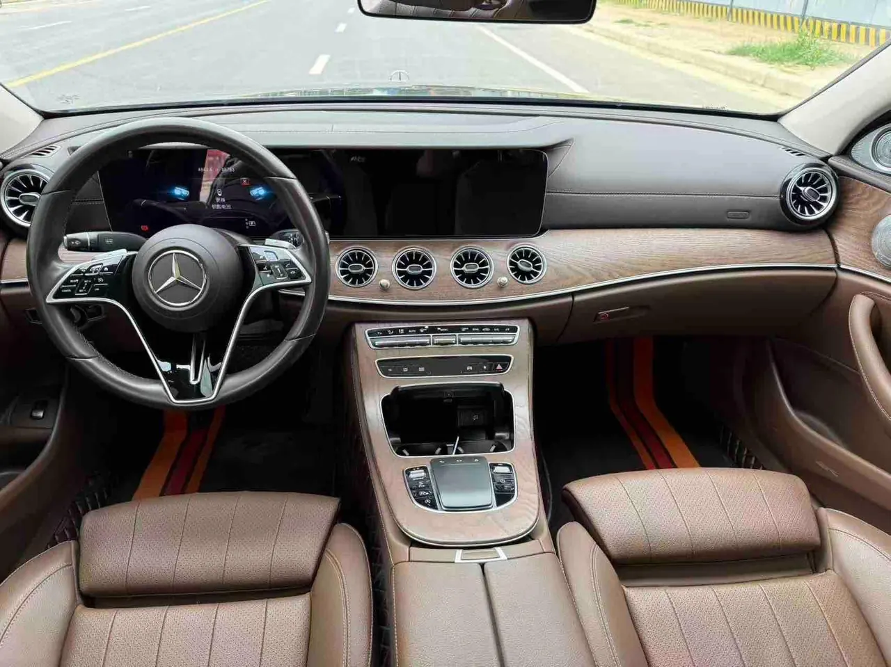 Mercedes Benz E Class 2023 E 260 L 2.0T Automatic 5