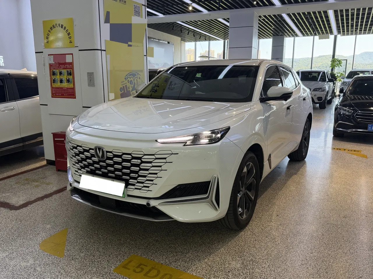 ChangAn 2022 UNI-K iDD 1.5T Blue Whale iDD Excellent Automatic Gear - View 1