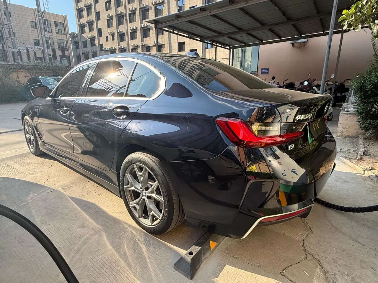 BMW 2024 i3 eDrive 35 L automatic gear 4