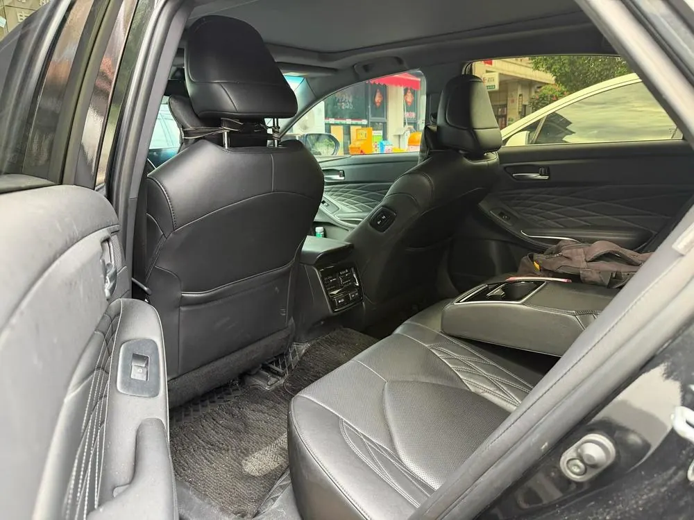 Toyota 2023 Asian Dragon 2.5 Touring Premium Edition Automatic 4