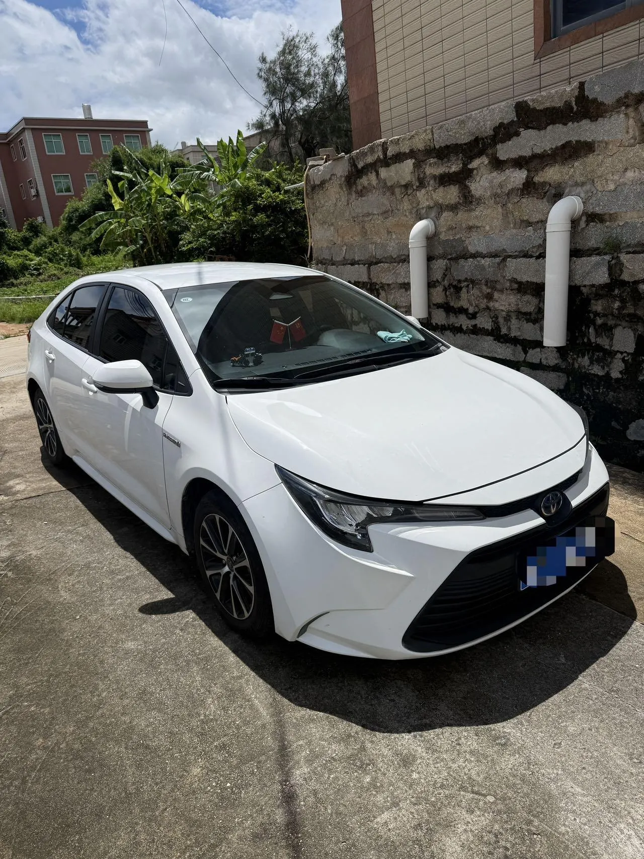 Toyota 2023 Lei Ling Shuangqing 1.8 Stepless Intelligent Electric Hybrid Leading Edition Automatic Gear 2
