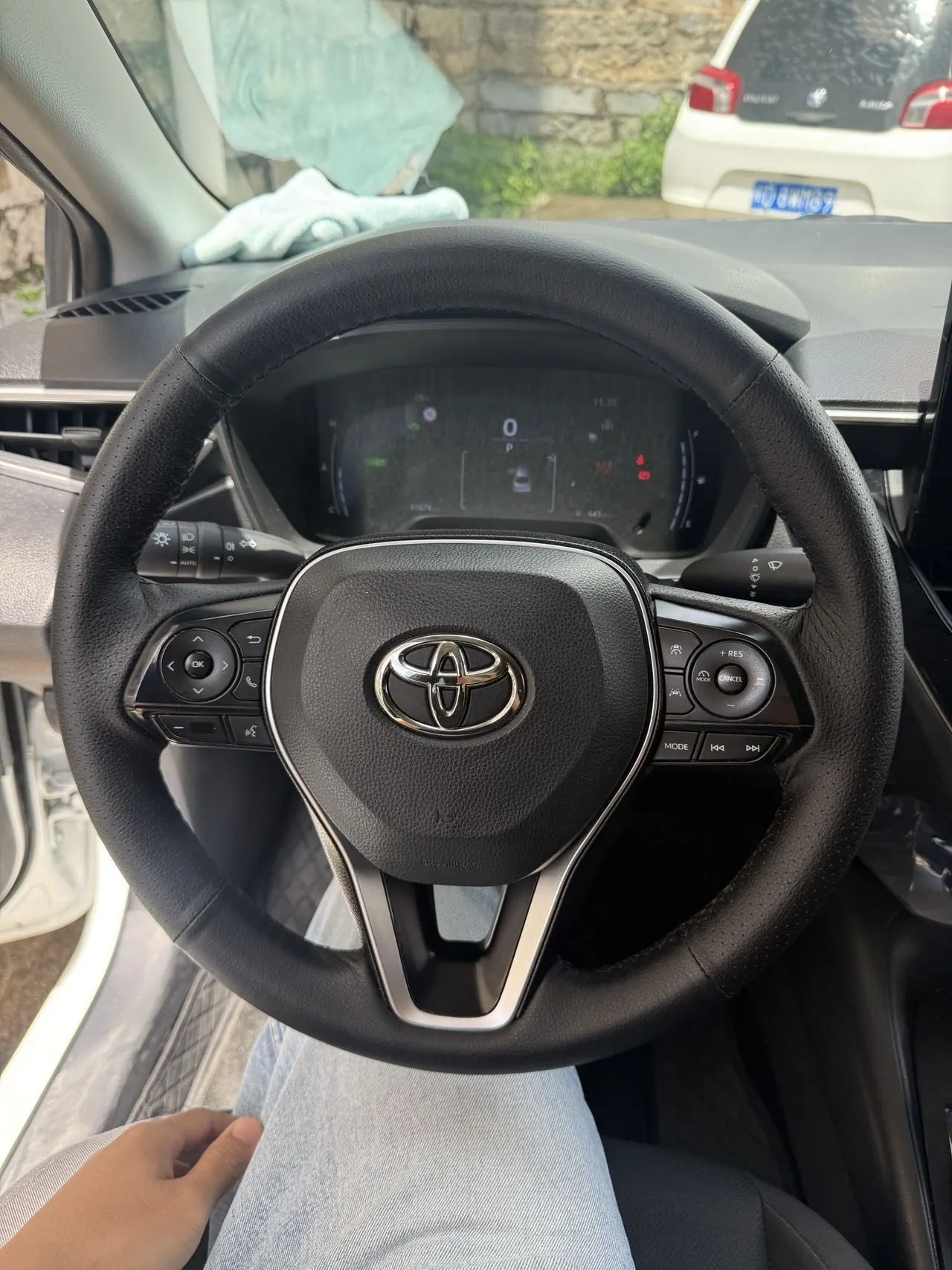 Toyota 2023 Lei Ling Shuangqing 1.8 Stepless Intelligent Electric Hybrid Leading Edition Automatic Gear 4