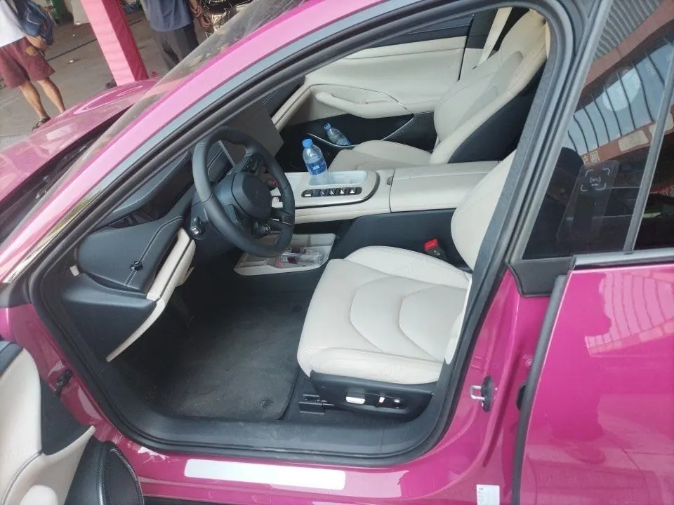 MI 2024 SU 7 830km Rear Drive Ultra Long Endurance High-end Smart Drive Pro Edition Automatic Gear 5