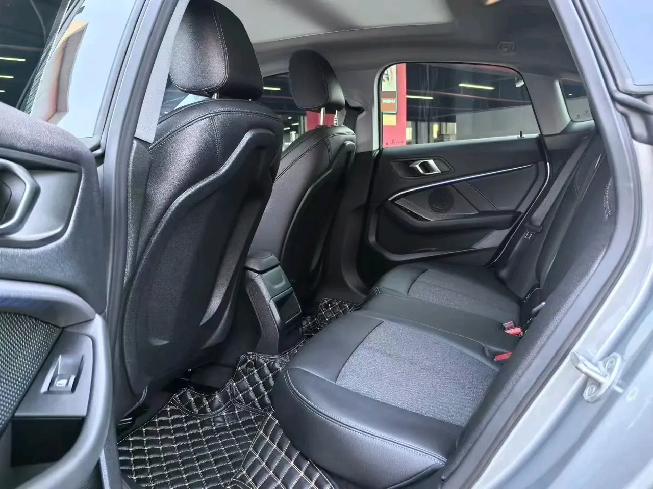 BMW 2 Series (Imported) 2023 225i Four-Door Coupe 2.0T M Sports Obsidian Night Suit (Changed) Automatic Gear 4