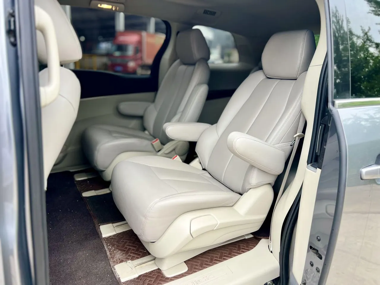 Buick 2021 GL8 Land Business Class 2.0T 652T Comfortable Automatic Gear 8