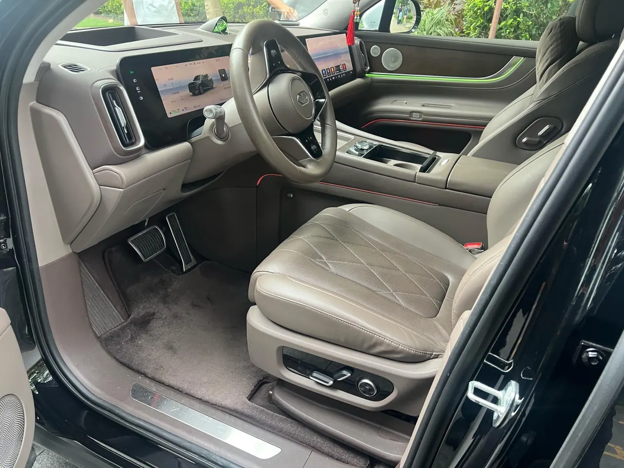 AITO 2024 AITO M9 extended range Ultra 52kWh automatic gear 2