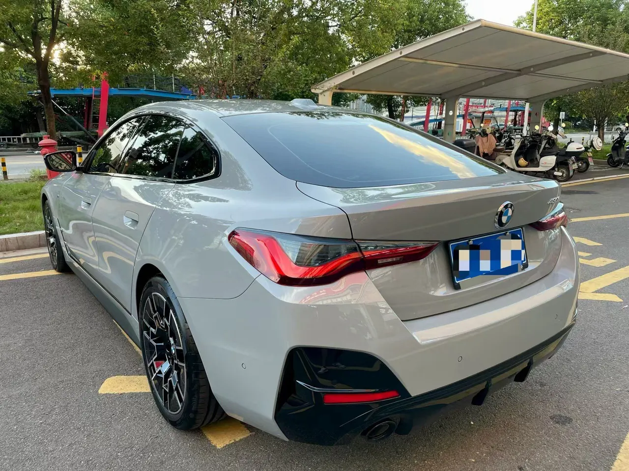 BMW 4 Series (Imported) 2026 430i Four-Door Coupe 2.0T M Sports Obsidian Night Suit Automatic Gear 4