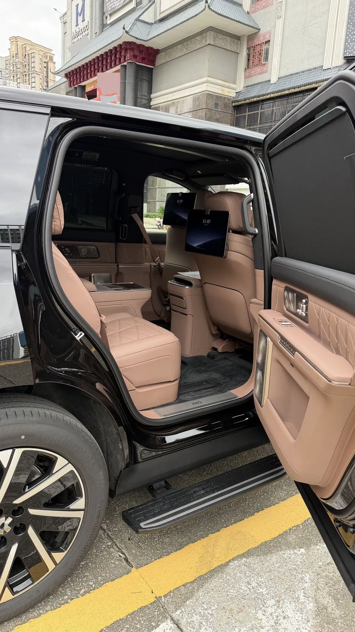 NIO 2026 ES 9 102kWh Executive Island Deluxe Automatic Gear 16