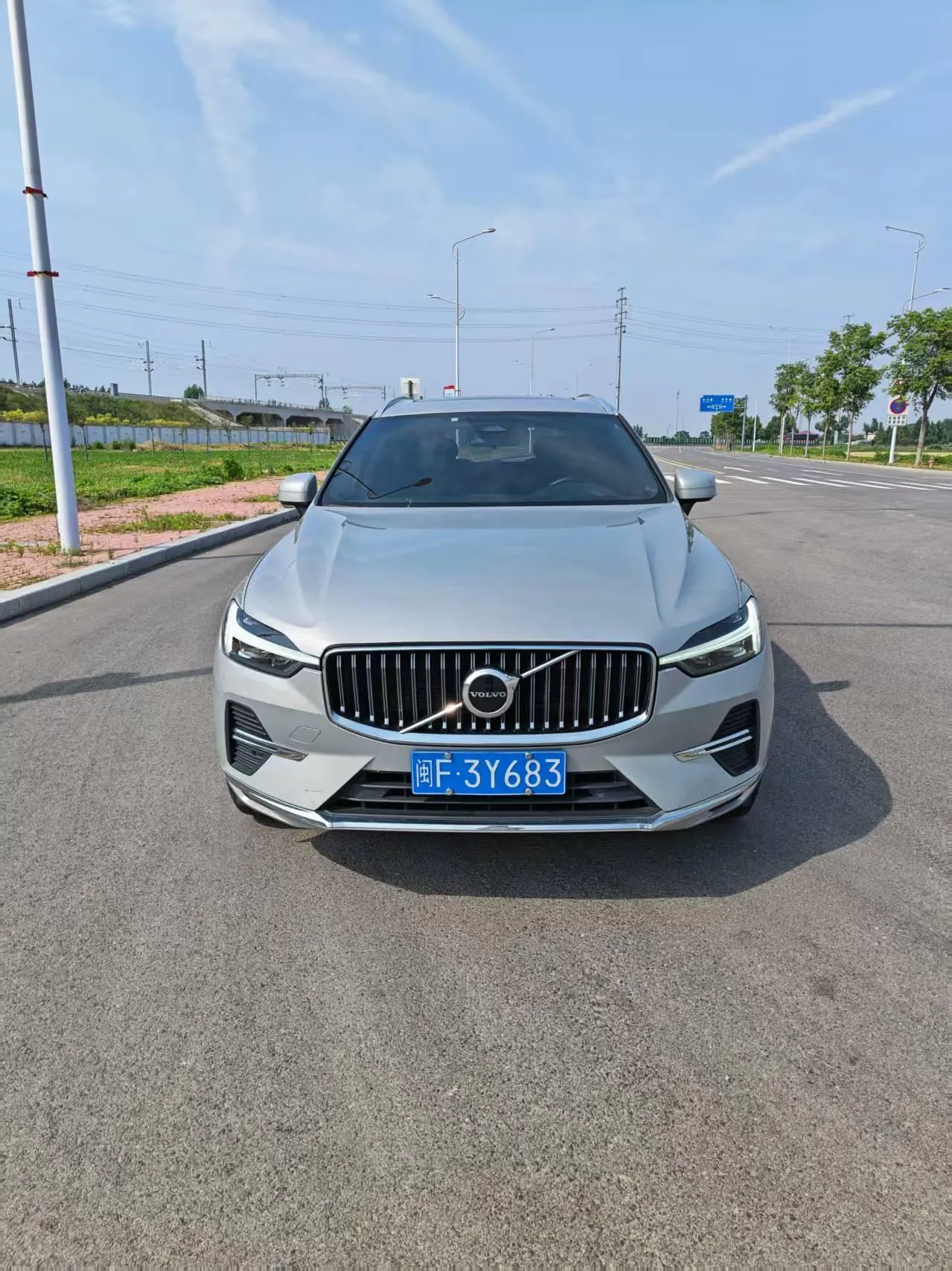 Volvo 2023 XC60 48V 2.0T B5 4-wheel-drive Zhiyi Deluxe Edition Automatic Gear 2