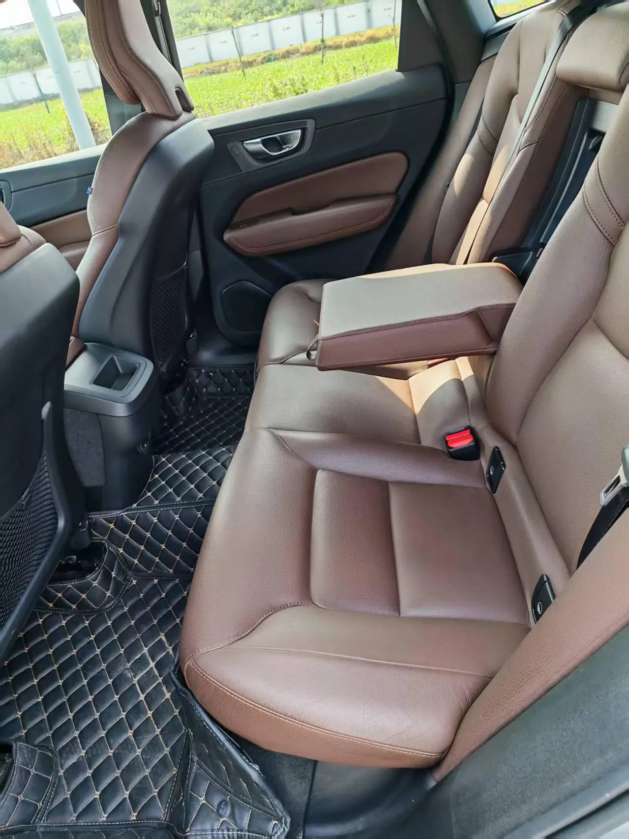 Volvo 2023 XC60 48V 2.0T B5 4-wheel-drive Zhiyi Deluxe Edition Automatic Gear 6