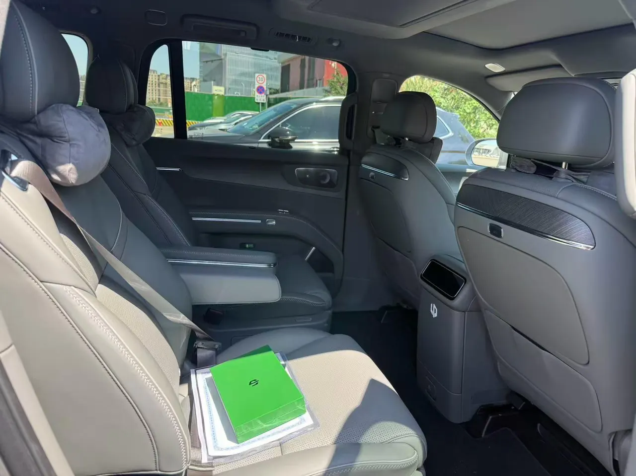 Leapmotor 2026 D 19 720 Zhizun Edition 6-seat Automatic Gear 3
