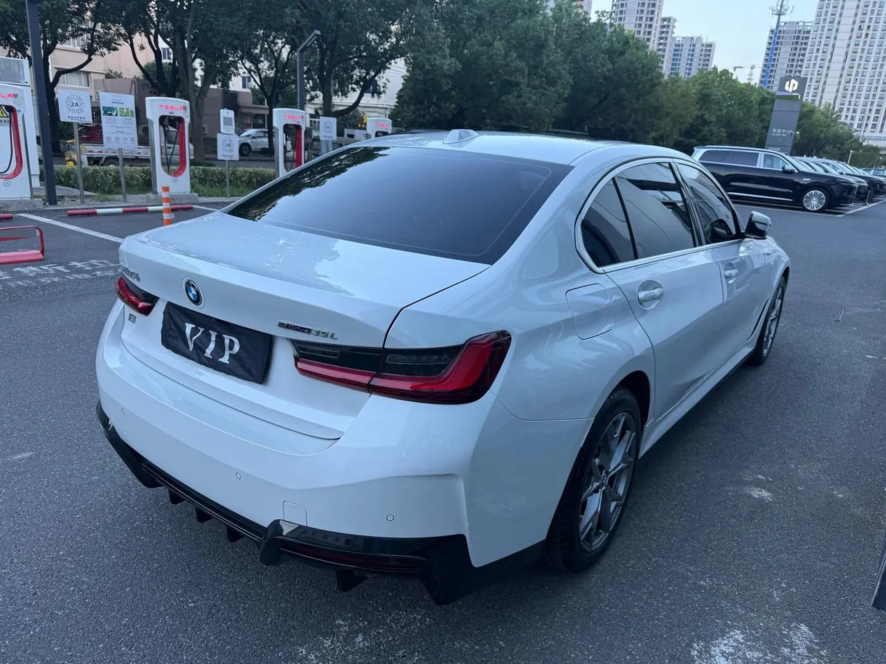 BMW 2024 i3 eDrive 35 L automatic gear 3