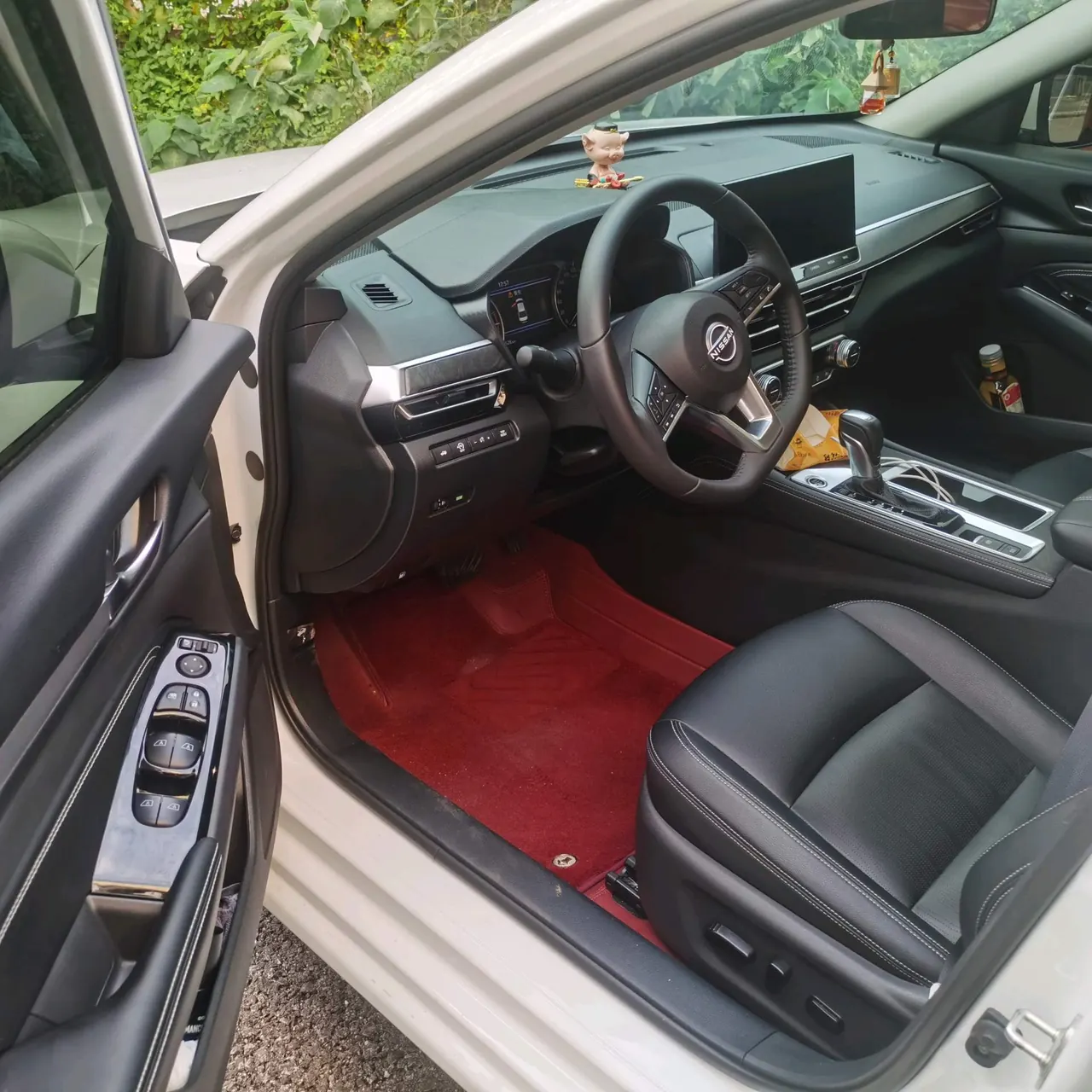 Nissan 2024 Teana 2.0 Stepless SV Black Gold Edition Automatic Gear 3