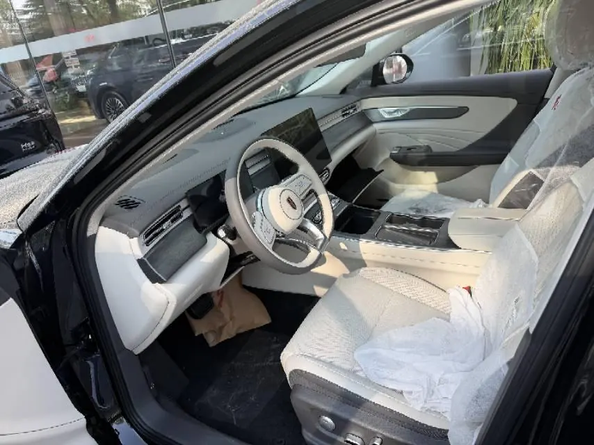 HongQi 2026 H5 2.0T Flag Collar Pro Edition Automatic Gear 2