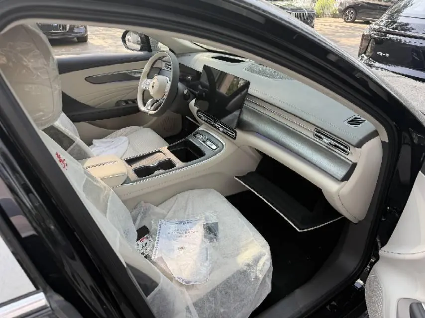 HongQi 2026 H5 2.0T Flag Collar Pro Edition Automatic Gear 4