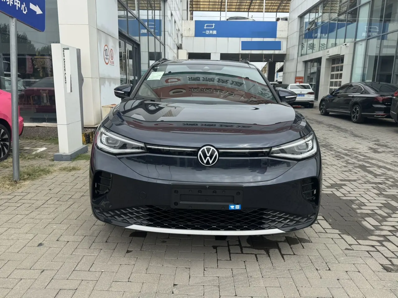 Volkswagen 2026 ID. 4 CROZZ Dark Knight PRO Edition Automatic Transmission 2