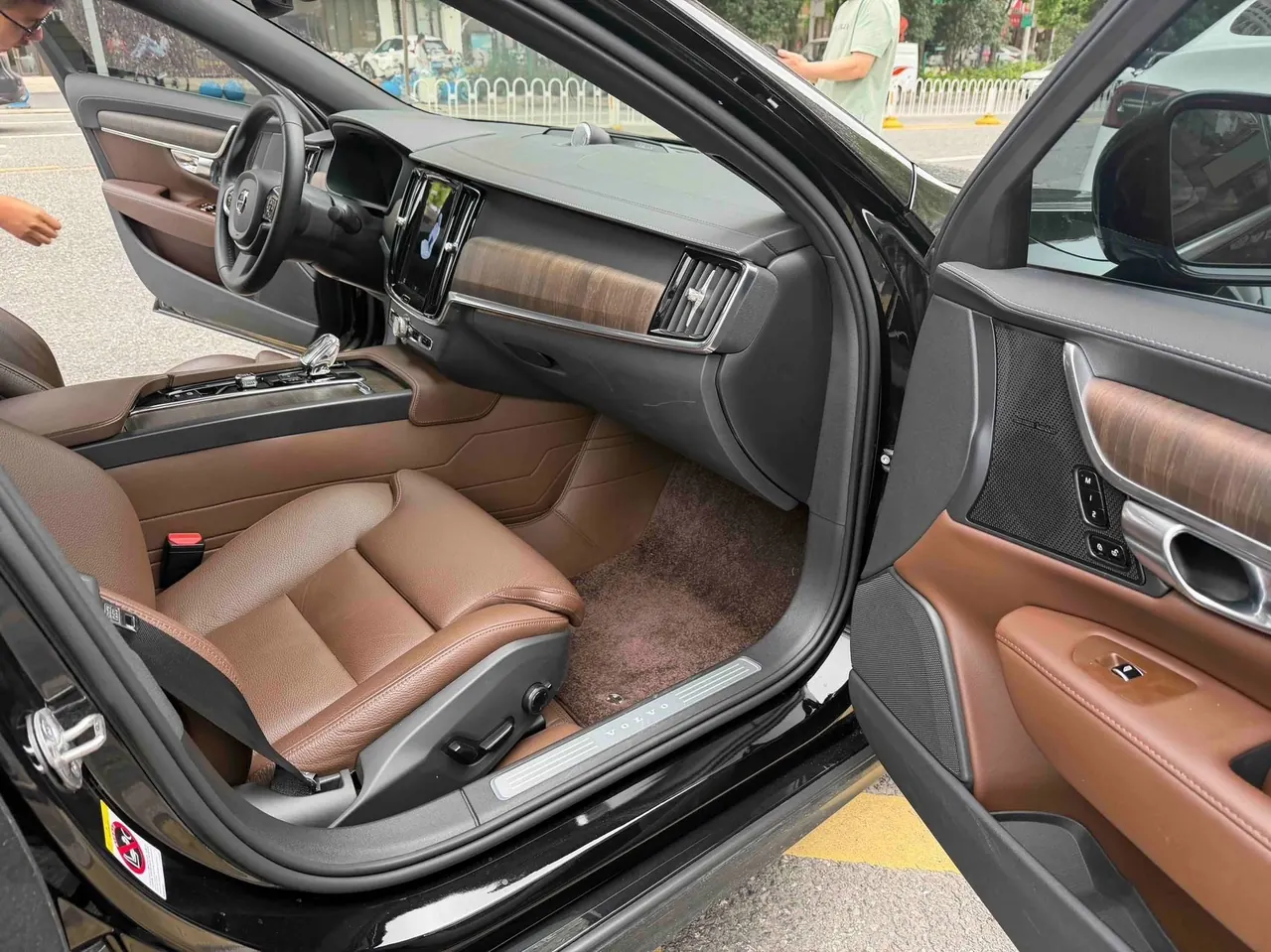 Volvo 2022 S90 48V 2.0T B5 Zhiyuan Deluxe Edition Automatic Gear 6