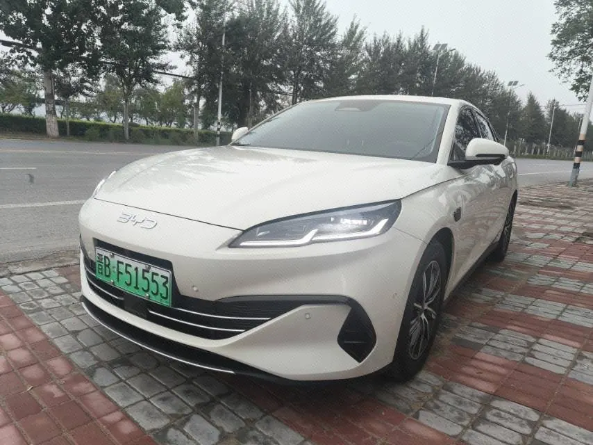 Open image lightbox: BYD 2026 seals 06 DM-i 1.5 stepless super-exclusive 210KM exclusive automatic gear