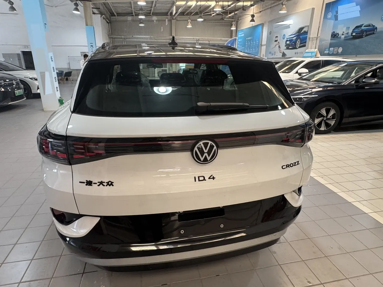 Volkswagen 2026 ID. 4 CROZZ Dark Knight PRO Edition Automatic Transmission 4