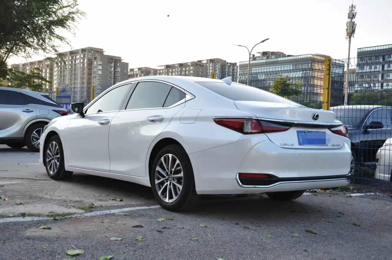 Lexus ES (Imported) 2023 ES200 2.0 Stepless Premium Edition Automatic Gear 2