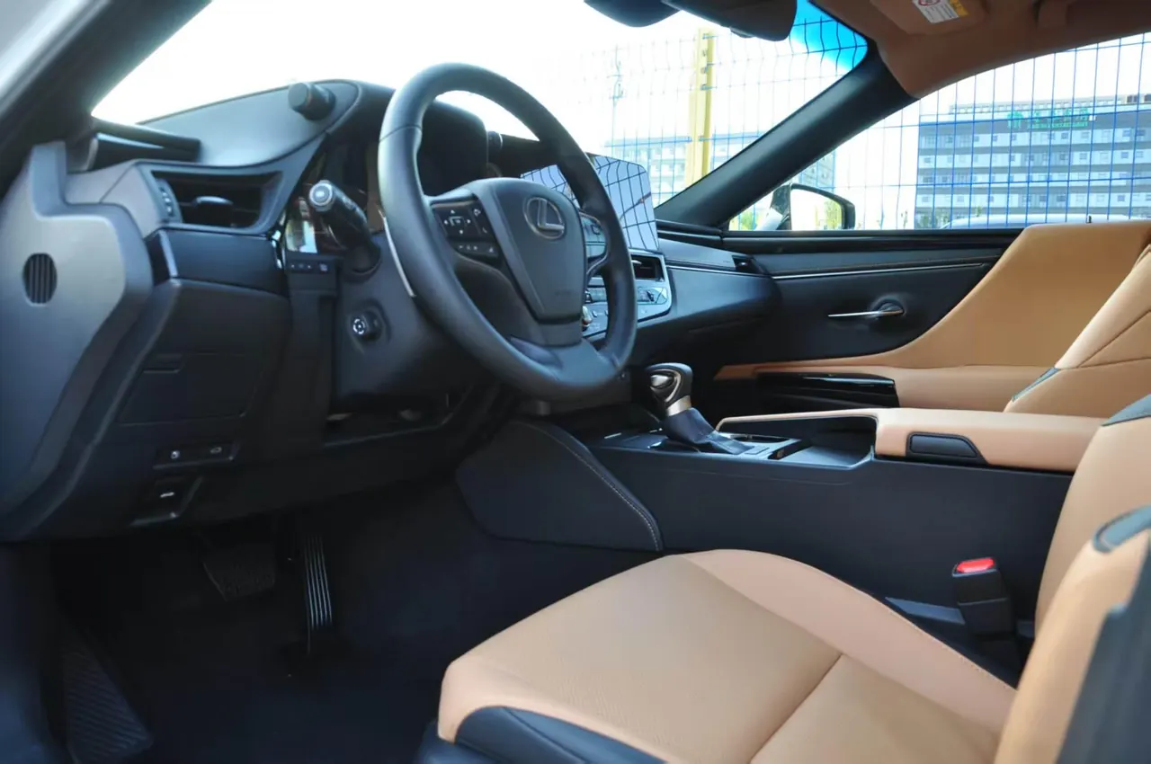 Lexus ES (Imported) 2023 ES200 2.0 Stepless Premium Edition Automatic Gear 4