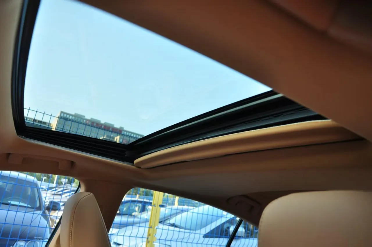 Lexus ES (Imported) 2023 ES200 2.0 Stepless Premium Edition Automatic Gear 6