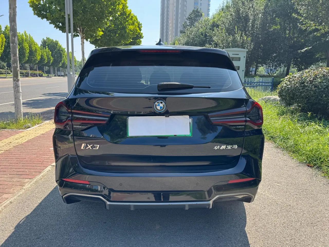 BMW 2023 iX3 leading automatic 4