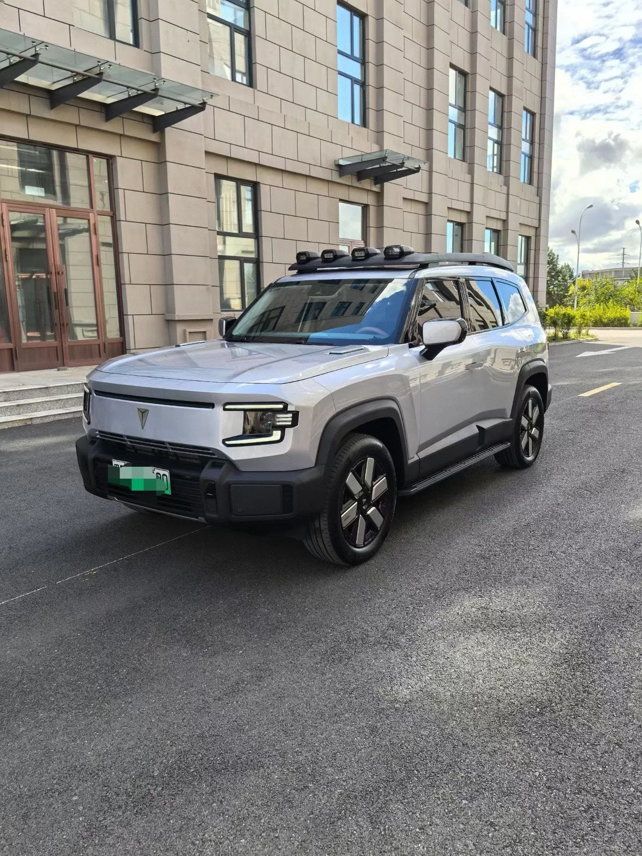 ChangAn Deepal 2024 G318 four-wheel drive air suspension version of automatic gear - View 1