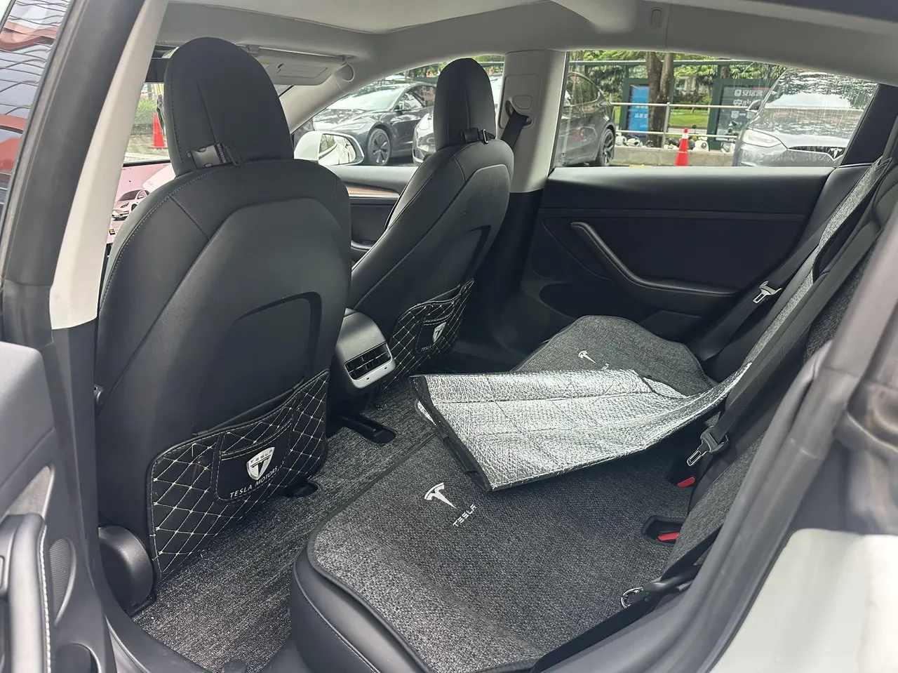 Tesla 2022 Model 3 rear-wheel drive version of automatic transmission 5