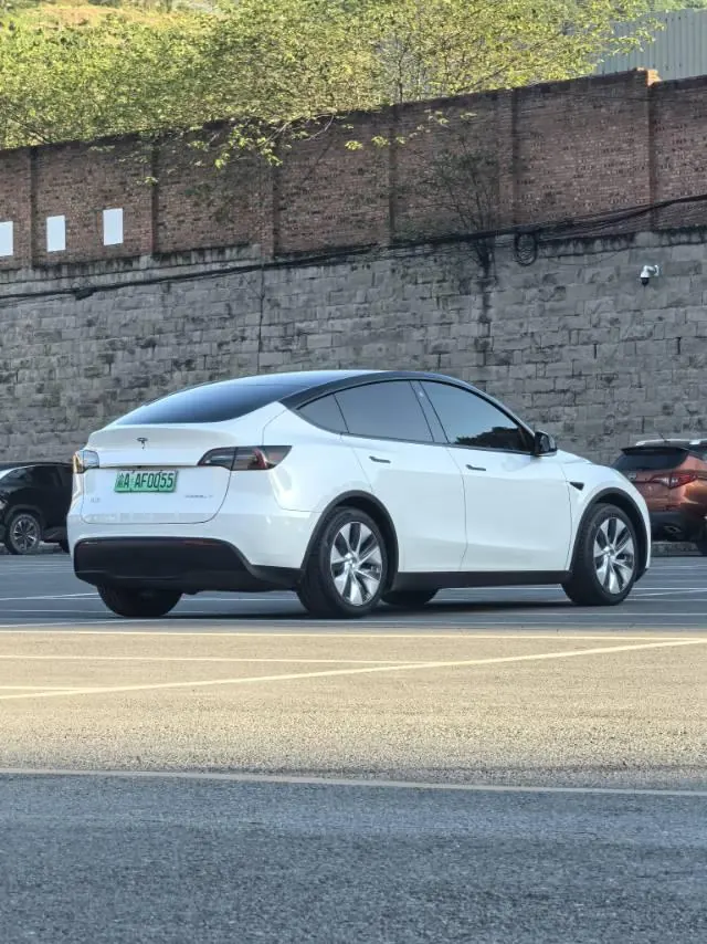 Tesla 2022 Model Y rear-wheel drive version (facelift) automatic gear 5