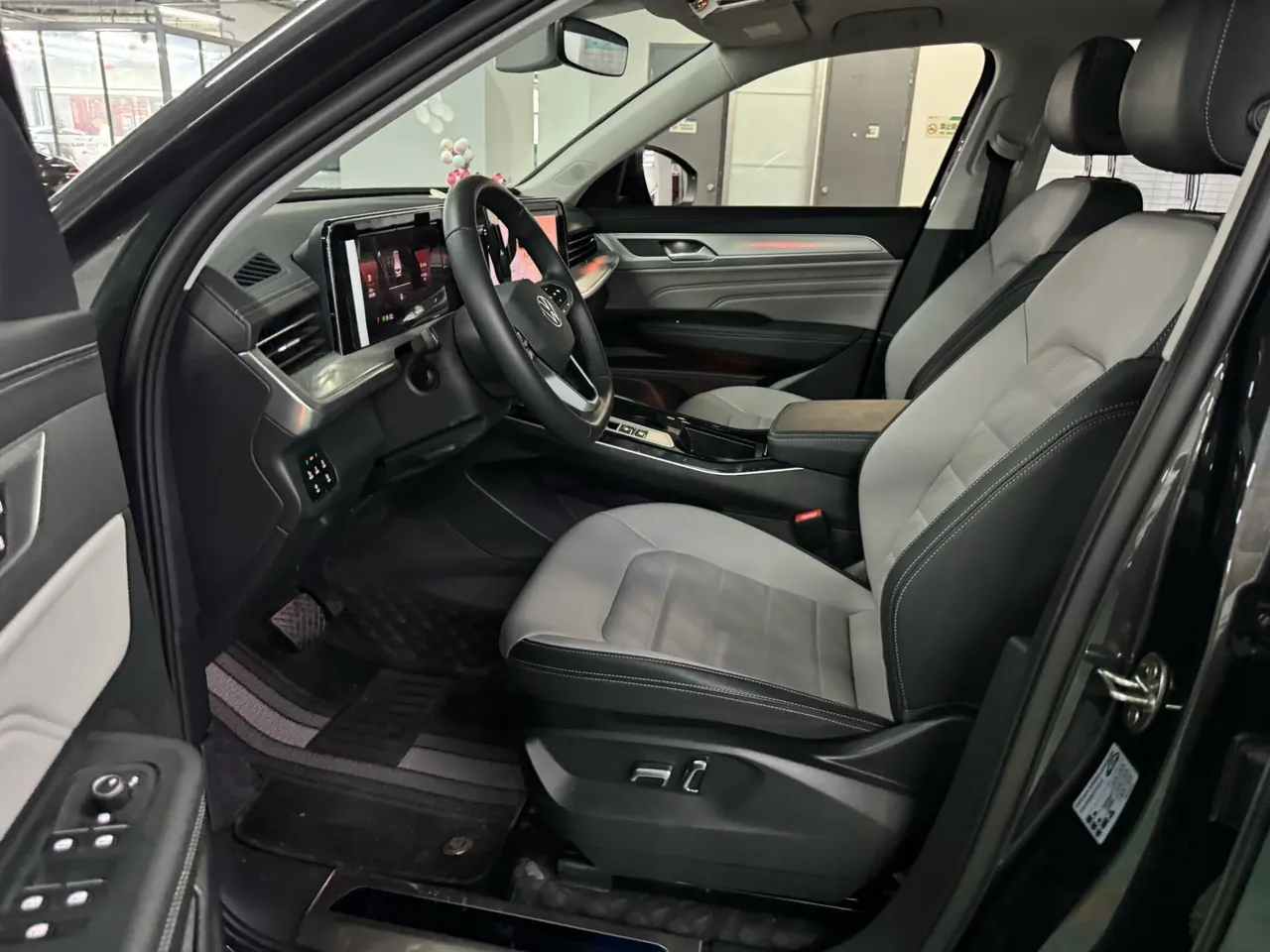 Volkswagen 2023 model tour 2.0TSI 330TSI luxury tour escape version automatic gear 4