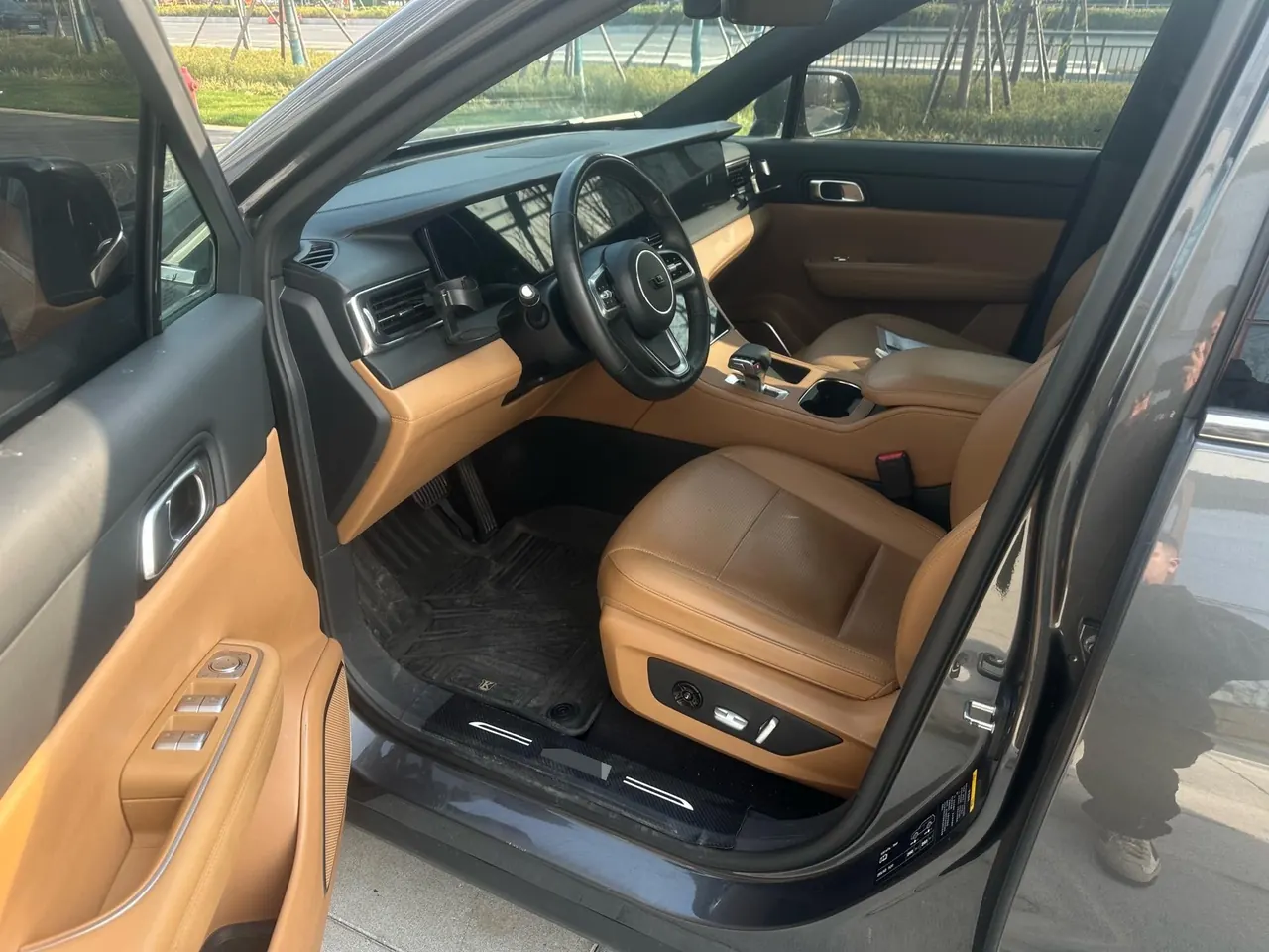 Li 2020 ONE 1.2T extended range 6-seat automatic gear 2