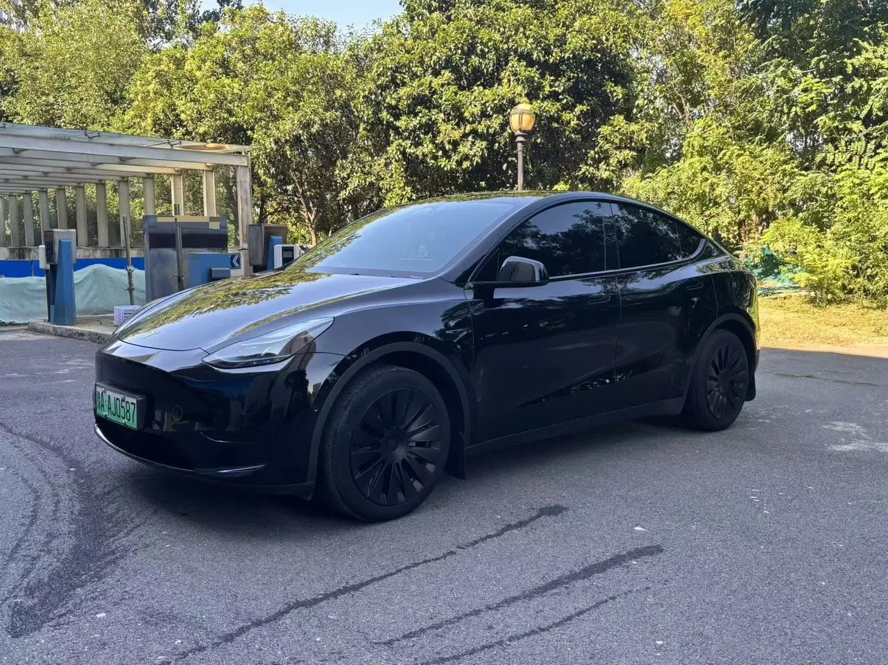 Open image lightbox: Tesla 2022 Model Y rear-wheel drive version (facelift) automatic gear