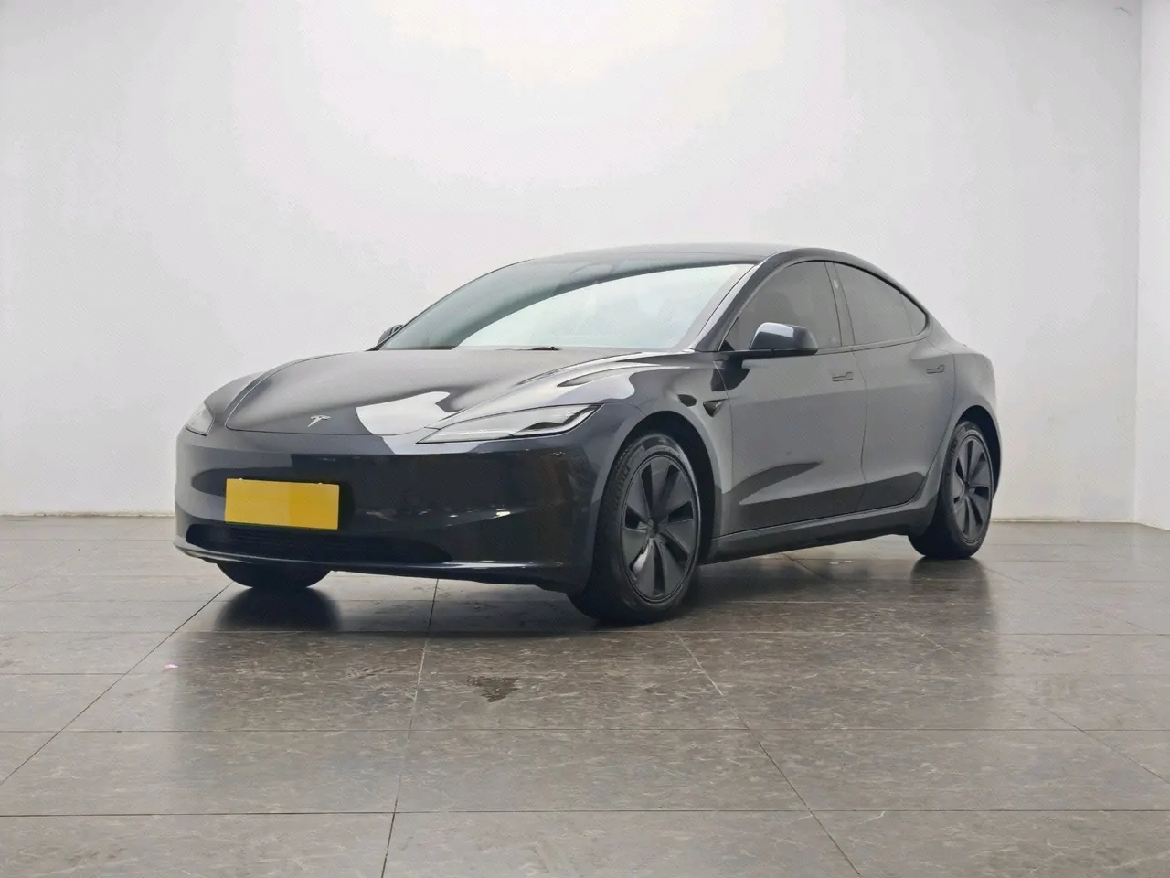 打开图片灯箱:Tesla 2022 Model 3 rear-wheel drive version of automatic transmission
