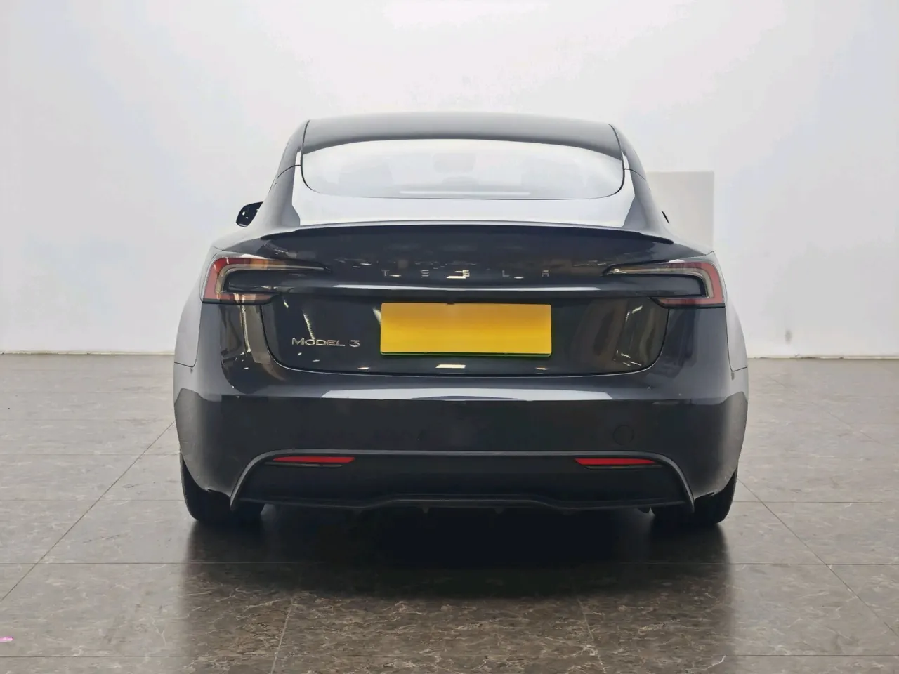Tesla 2022 Model 3 rear-wheel drive version of automatic transmission 4