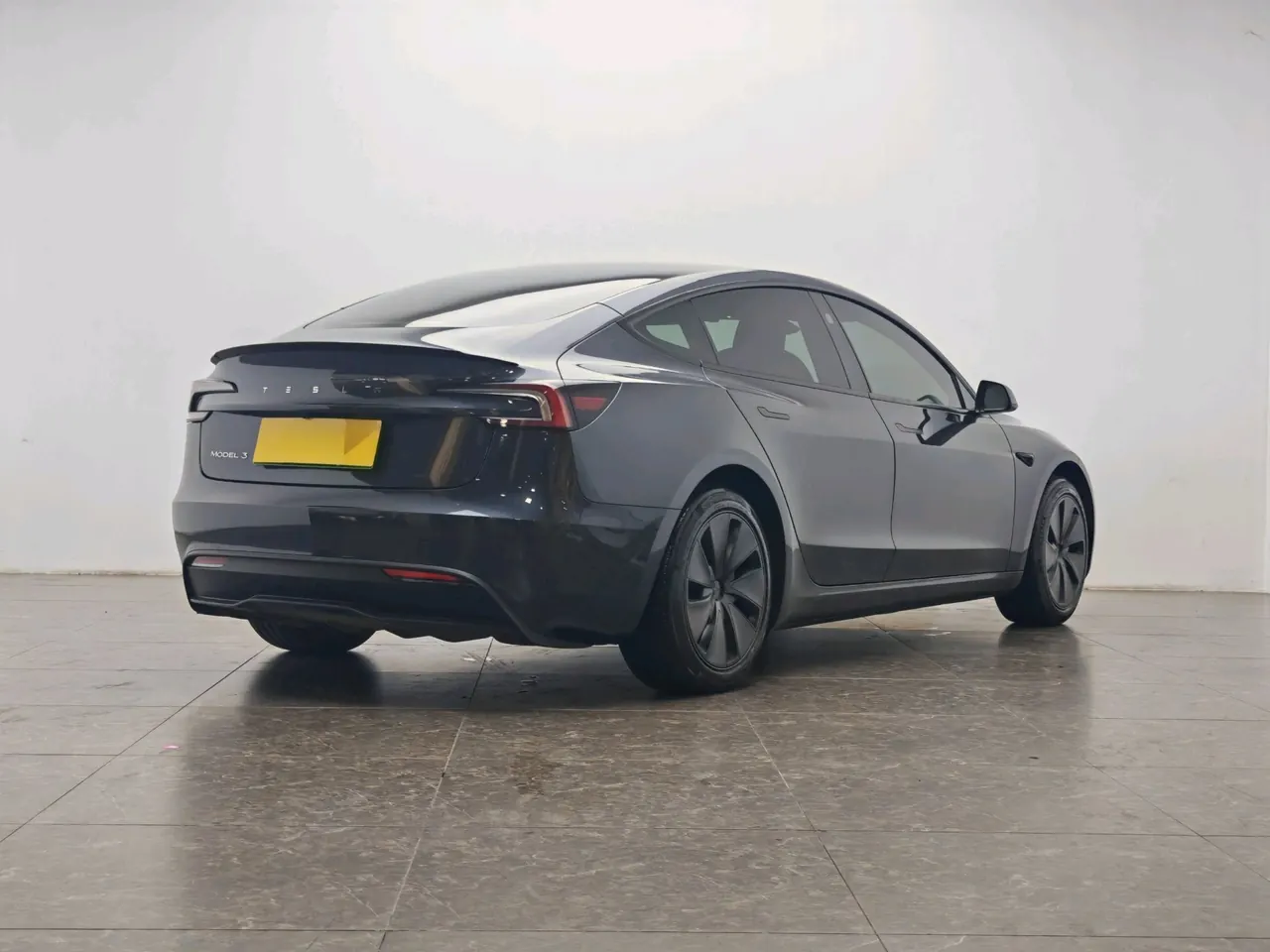 Tesla 2022 Model 3 rear-wheel drive version of automatic transmission 5