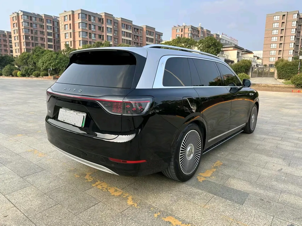 AITO 2024 AITO M9 extended range Ultra 42kWh automatic gear 6