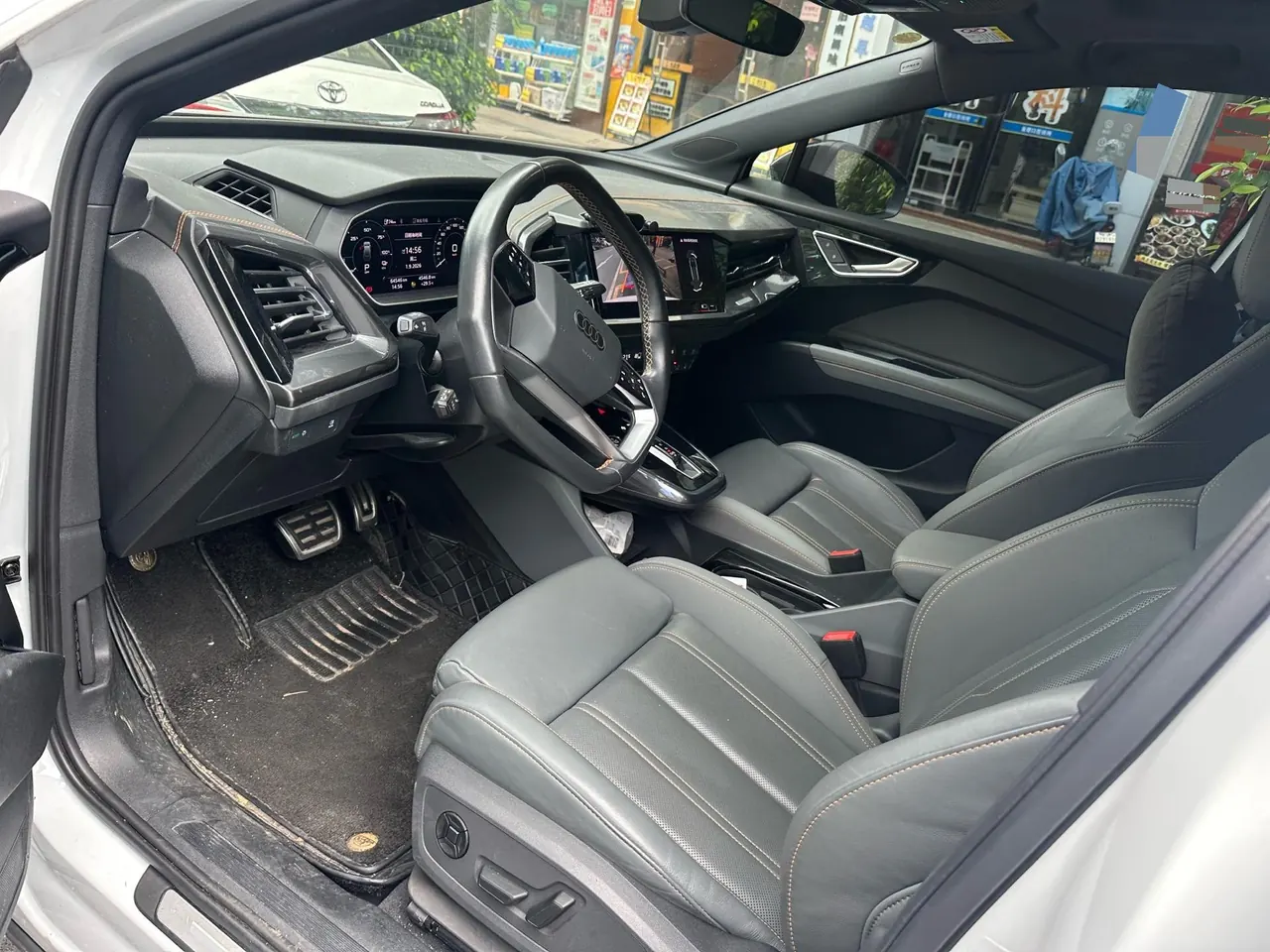 Audi 2023 Q4 e-tron 40 Creation Edition Automatic Gear 3
