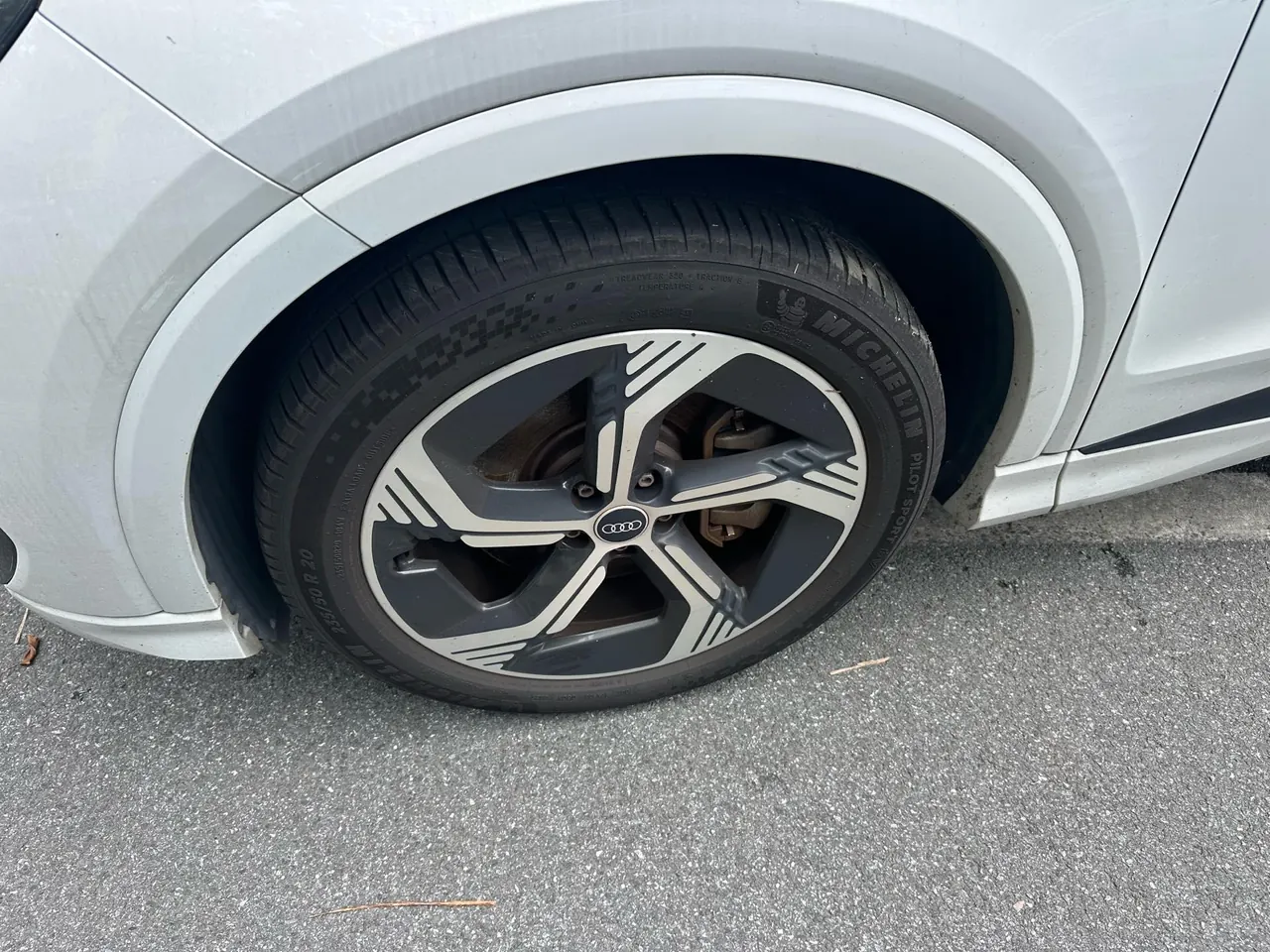 Audi 2023 Q4 e-tron 40 Creation Edition Automatic Gear 4
