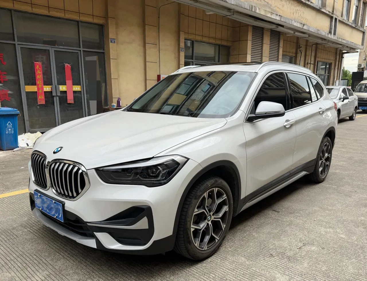 Open image lightbox: BMW 2022 X1 sDrive20Li 1.5T fashion automatic gear