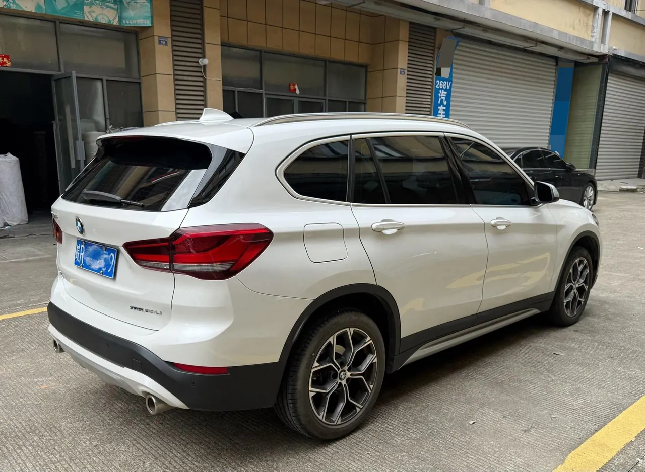 BMW 2022 X1 sDrive20Li 1.5T fashion automatic gear 11