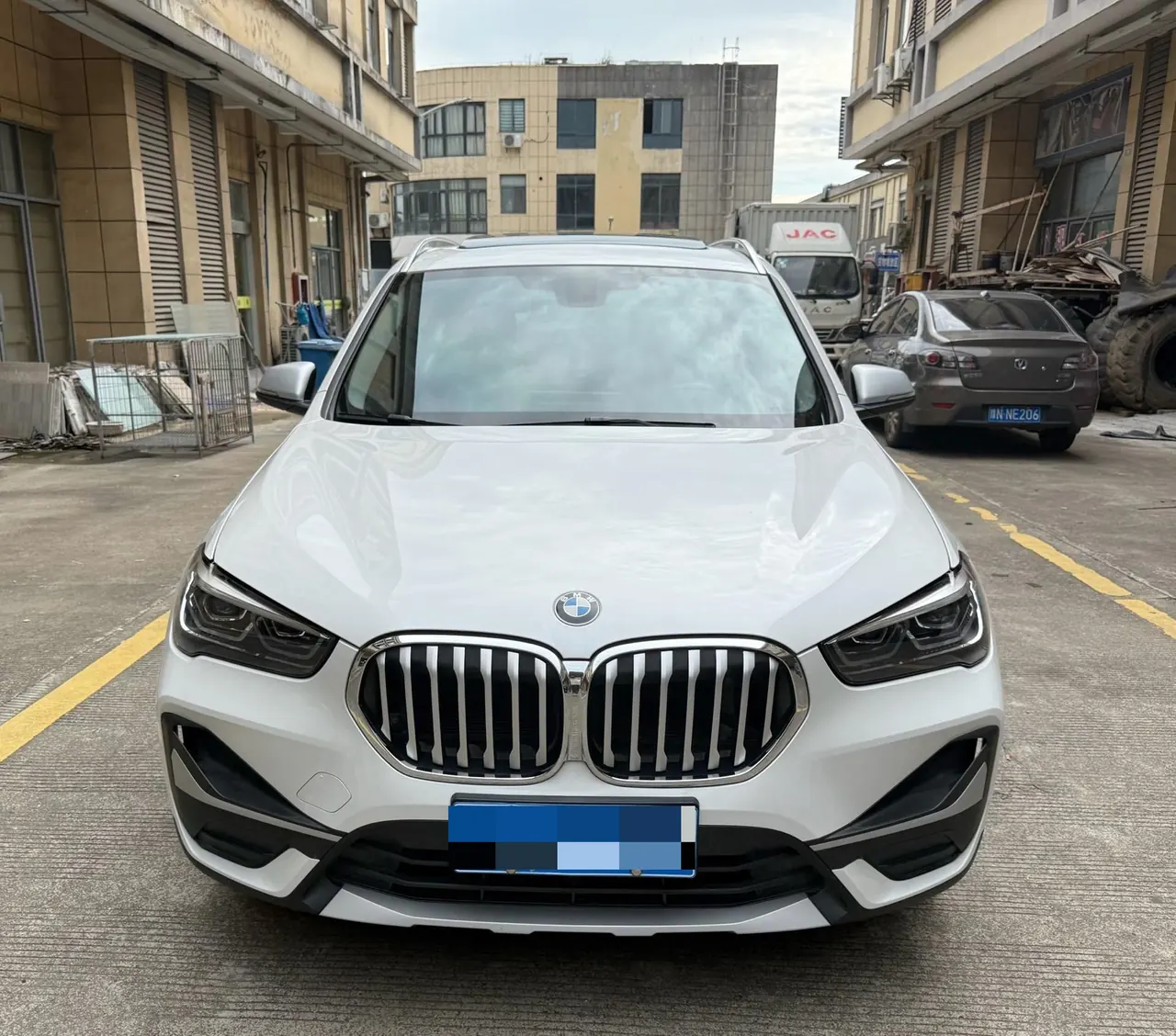 BMW 2022 X1 sDrive20Li 1.5T fashion automatic gear 2