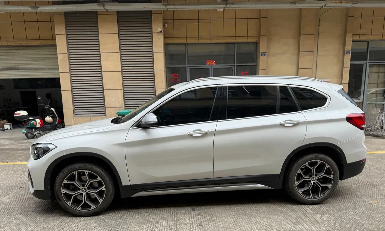 BMW 2022 X1 sDrive20Li 1.5T fashion automatic gear 4